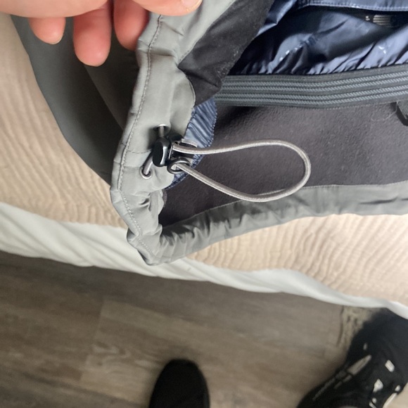 Like new, MARMOT Waterproof Softshell Ski Jacket - Picture 7 of 10